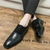 Buty swobodne rozmiar 38-46 mężczyzn ubieranie się ręcznie robione w stylu brogue skórzane ślubne mieszkania Oxfords formalne