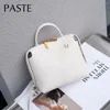 Totes 2024 Sommer Beige Quadratklappe Tasche Kleine natürliche Kuh Leder Frauen Schulterzeitreduktion Mädchen Crossbody