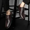 Chaussures décontractées des hommes de haute qualité habillent des imprimés en cuir authentiques