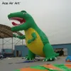 En gros, un modèle vert animal incroyable de dinosaure gonflable du personnage de dessin animé du personnage de dessin.