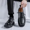 Casual Shoes Men skórzana koronkowa sukienka ślubna Oxford Man Flats British Style Business Elegantes Formal Footwear