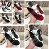 Designer Cassandra Sandal 10,5cm Saltos pretos Sandálias vermelhas pretas Opyum Strap Sandal Heel Bomba Sole genuína Sole com caixa de qualidade original