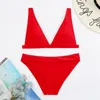 Swimwaies pour femmes Sexy V-Neck Bikini Triangle Swimsuit Thong Hook Back Y2k Trend Vacation Maillots de bain Two Piece Femmes Femmes Bathing