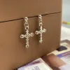 Stud Fashion Cross Anhänger Knorpel Drop Dangle Ohrringe Punkschmuck für coole Frauen Mädchen Freundschaft Geschenke Lieferung Otlyc