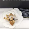 Luxury Designer Brand Heart Brooches Classic Correct Letter Brooch New Christmas Gold Plated Brooches Wedding Jewelry Pins Design For Women Gift Brooch