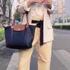 토트 백 디자이너 가방 핸드백 클래식 나일론 파벌 고용량 럭셔리 백 세련된 절묘한 정교한 낭종 여성용 어깨 가방 TE013 C4