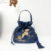 Sortage de printemps avec sac à bandoulière Hanfu brodé, sac de style antique, glands littéraire, style national, sac de cheongsam décontracté et polyvalent, LAR