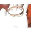 Ежедневное ношение браслетов с высоким глянцевым браслетом для мужчин Простая пара Антицветные модные украшения с оригинальными браслетами Carrtiraa