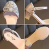 Filles hautes talons pour les enfants de soirée de mariage robe de soirée chaussures fashion cristal été princesse étapes bas sandales e02165 240415