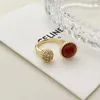 Anneaux à coût élevé Bijoux de performance exquise anneau rouge et luxe avec un doigt incrusté accessoires élégants avec VNain commun
