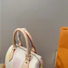 24SS Diseñador de lujo para mujeres Bolsa de almohada de mezclilla