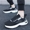 Casual schoenen mannen sneakers ademende lopende man mode comfortabele sporttenismasculinos zapatillas hombre vulcanisatie