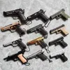 Gun Toys 1 3 Mini Solid Wood Handle Colt 1911 Pistol Model Alloy 92F KeyChain Löstagbar Fake Gun Collection Hängen för vuxen gåva T240428
