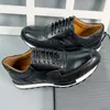 Casual skor europeiska lyxiga mäns äkta läder solid svart snörning sneakers man dagliga oxfords skor