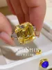 Кластерные кольца Desire Insex Кольцо пальца 925 Серебро Импортированное высокоуглеродное алмазное изумрудное квадратное имитация