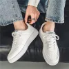 Laarzen casual vergroting van heren kleine witte schoenen trend ademende bordschoenen lichtgewicht tennisschoenen buiten sneakers