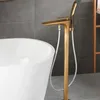 Robinette de baignoire debout au sol Robinet de bain en laiton indépendant Boucheur de robinet de douche à eau froide et chaude