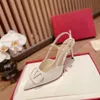 Slim Pumps Designer High Shoes 2024 Heel Vlogoo Highバージョンヒール女性夏のつま先スタッドポイントフランスのVボタンシングルValentyno MVT0