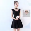 Abiti per feste Giovani signore classiche Black Prom adorabile Vestido de Festa Abito formale a V-Neck Short Evening Gift Collana