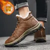 Sapatos de caminhada 2024 Botas masculinas de inverno não deslizam o algodão térmico aconchegante, vestindo homens de neve não deslizante ao ar livre