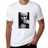 Czarno -biała zakonnica Palanie papierosów grafika grafika T -koszulka Estetyczna Ubrania Krótkie koszule dla mężczyzn 240424