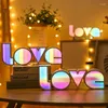 Tischlampen LED Liebeszeichen 3D Nachtlichter Buntes Buchstabenlampe Valentinstag Dekor Licht für Zuhause