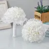 Fiori di fiori decorativi mazzi da sposa per sposa rose artificiali bouquet con manico di seta in schiuma floreale decorazione