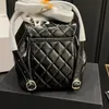 Frauen Designer -Rucksack -Tasche Hochglanzöl Wachs Kalbsleder Leder Diamond Light Gold Hardware Matelasse Kette Verstellbarer Schultergurt mit Felb Schultaschen mit gestaßen Klappenschule