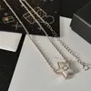 Designer di marchi classici Pearl Star Pendants Collane di fascia alta in oro di fascia alta Lettera di cristallo di lusso Cristallo Cramo