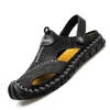 Chaussures décontractées Sandales d'été hommes en cuir classique Roman Reconft Slipper Outdoor Beach Rubber Flip Flops Water Trekking