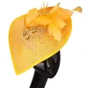 Beralar Düğün Durumu Kadın Başlık Büyük Sarı Büyüleyici Şapka Dantel Çiçek Millineri Kapakları Süslü Tüy Saç Aksesuarları