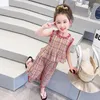 Kläderuppsättningar 2024 Koreanska barn Barn Set Girls Summer Colorful Plaid Vest Top Wide Leg Pants Byxor Outfits Sale