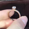 Bandringar Delysia King Womens Fashion Shining Crystal Ring Enkelt och elegant engagemangsbröllopsmycken Q240427