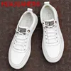 Casual Shoes British Style Men's Leather Lace Up Round Toe Climbing Upscale Classic Male Breathable Outdoor School Flats