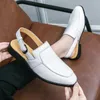 Terlik trend erkekler moda yarı sürüş ayakkabıları erkek rahat beyaz siyah katırlar mokasen nefes alabilen mokasenler zapatos hombre