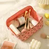 Kosmetiska väskor Portabla multifunktionella inuti PVC Organiser Cherry Print toalettbagemake Makeup Brush Holder