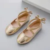 Mädchenschuhe Prinzessin flache Kinderkinderschuhe Kinder Schuhe für Mädchen weiche Pu Leder Danz süßes süßes Baby Kleinkind Mary Jane 240416