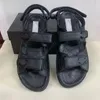 Designer Calf in pelle papà Chan Channel sandals Sandles Scarpe da donna a forma di cuneo a forma di cuneo a forma di cuneo cuneo non slip cinghia con fibbia di lancio