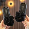 Лук твердый малыш для девочек Slippers Summer Pvc не скользящие пляжные туфли для детей Удобные квартиры на открытом воздухе детские тапочки 240426