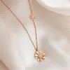 Collane a sospensione Design della moda coreana Little Daisy Titanio in acciaio Collana per donne Simple Collar Chain Temperament Party Gioielli Regalo