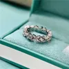 Women Band Tiifeany Ring Jewelry 2024 Nuovo anello di diamanti si riferisce alla simulazione di taglio rotonda per le piccole fila rotonda in argento.
