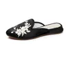 Slippers Femmes Satin Coton brodées Flats Soft Summer Chinese Chaussures de style chinois