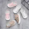 Barn sandaler sommarflickor pojkar klipp ut sneakers andningsbara barn sportskor stängd tå baby småbarn strand sandalier lägenheter 240415