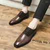 Casual schoenen maat 38-46 MANNEN DRAAG Handgemaakte brogue-stijl Paty Leather Wedding Flats Oxfords Formeel