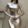 Robes décontractées bkld Gilding Couleur métallique haute taille Hollow Out Backless plissée serrée de fête des femmes sexy