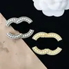 Luxury Women Men Designer Brand Letter Brooches 18K Gold Plated Inlay Pearl Crystal Rhinestone Jewelry Brooch Pin Marry Party Gift Accessorie 2Colors