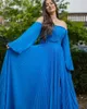Sukienki imprezowe Niebieskie kobiety z długim rękawem sukienka wieczorowa Elegancka łódka szyi szyi sashów balowa długość podłogi formalne 2024 Plus size