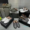 Diseñador zapatos de ballet como pisos casuales para mujeres con calzado de diseño de la cabeza redonda de la cabeza de diez rhinestone de lujo de cuero de lujo mary jane zapatos de diseño de diseñador