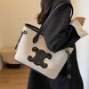 Bolsos para mujeres Bolsos de cuero CE Bolsos de cuero Cel Bag Bag Split Backet Messenger Cow Wide tiene una hermosa capacidad de moda Bolsa para mujer de gran capacidad 2024 PI2U