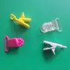 Sutoyuen 100pcs 25mm Mix 20 Farben umweltfreundliche Plastikstaatshallerhalter Spielzeugklammern Baby Dummy Bib Sooth Clip Hosentender Clips 240416
